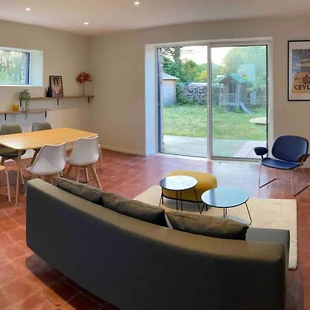 Charmante Maison En Pierre Holiday home Maisdon-sur-Sevre